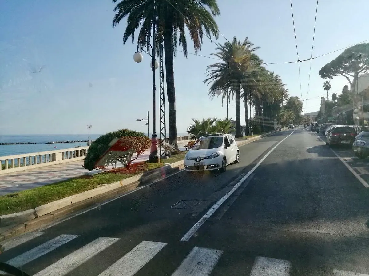 Mare Foce E Centro Apartment Sanremo 0*,